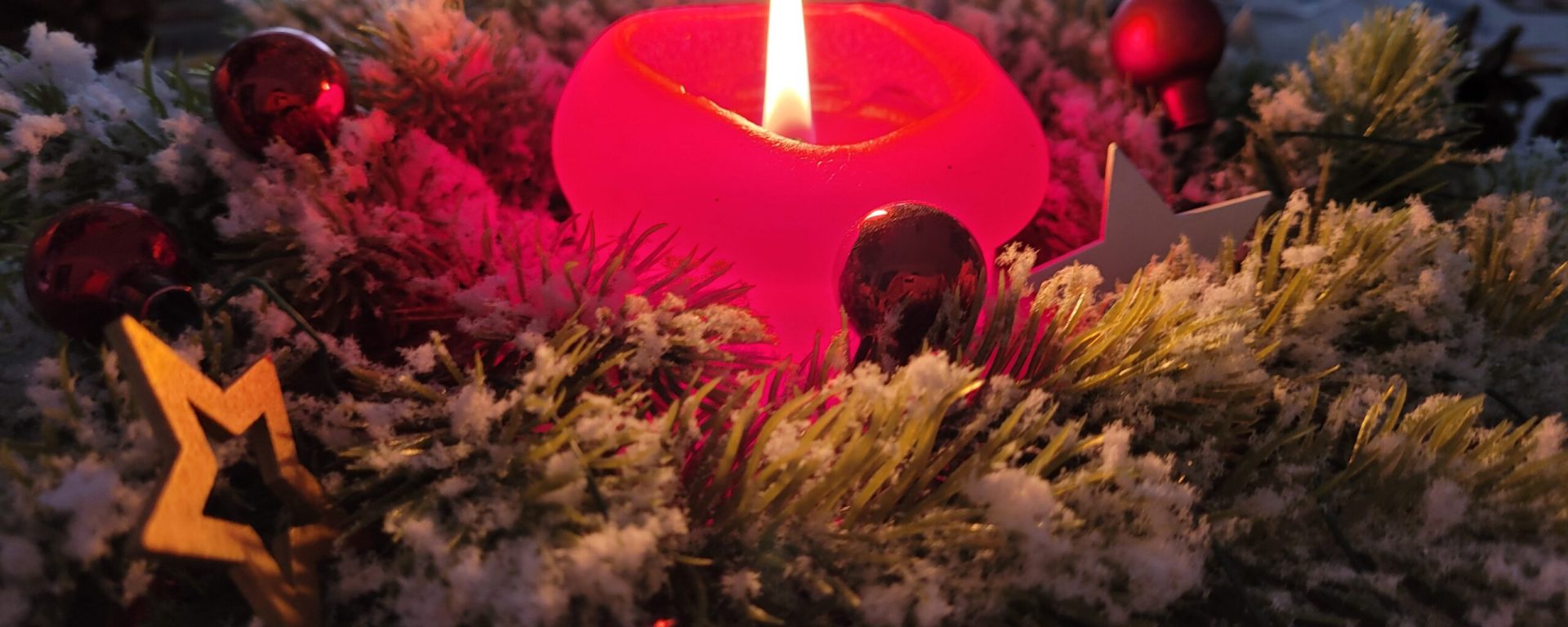 Adventskranz mit Kerze